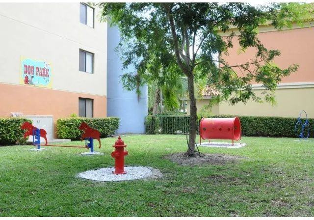 9517 Fontainebleau Blvd ##B - Photo 7 of 37