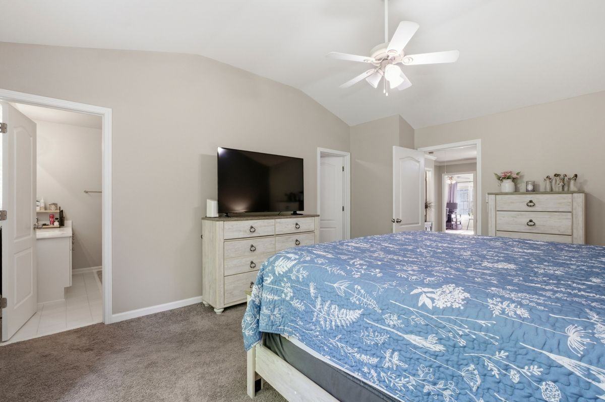 109 Red Barn Ln - Photo 6 of 11