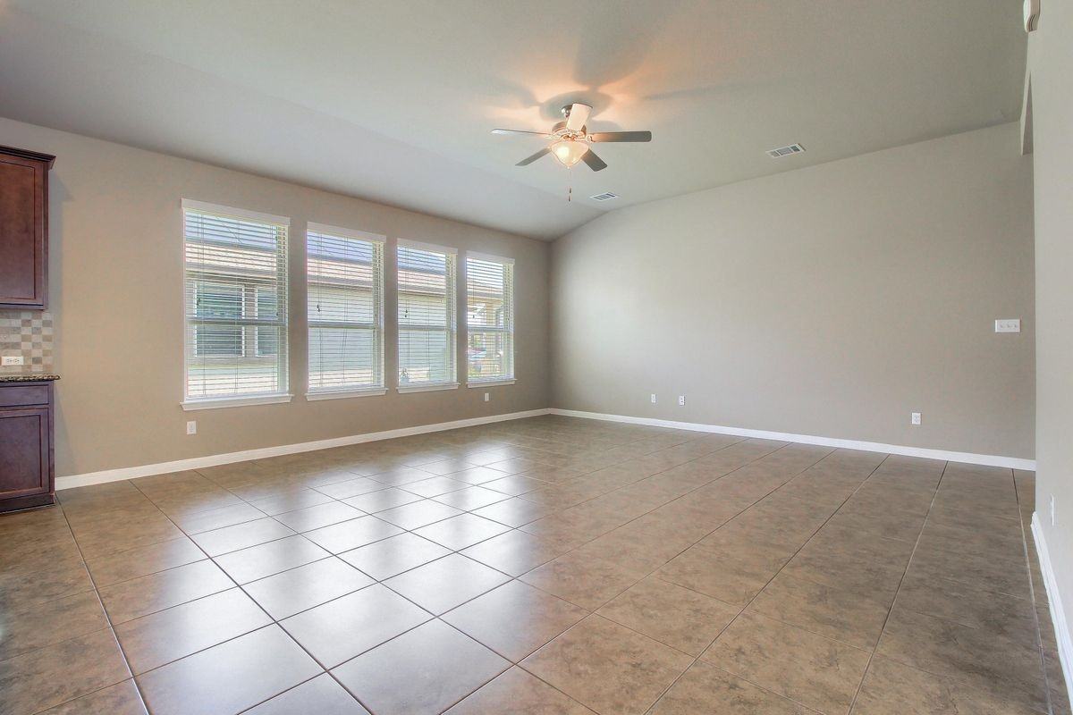 8120 Rosano St - Photo 4 of 11