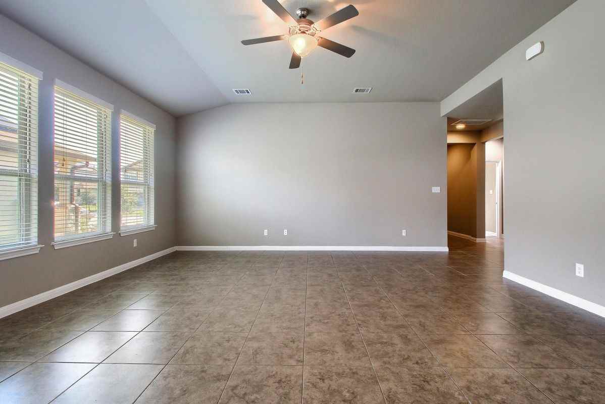 8120 Rosano St - Photo 5 of 11