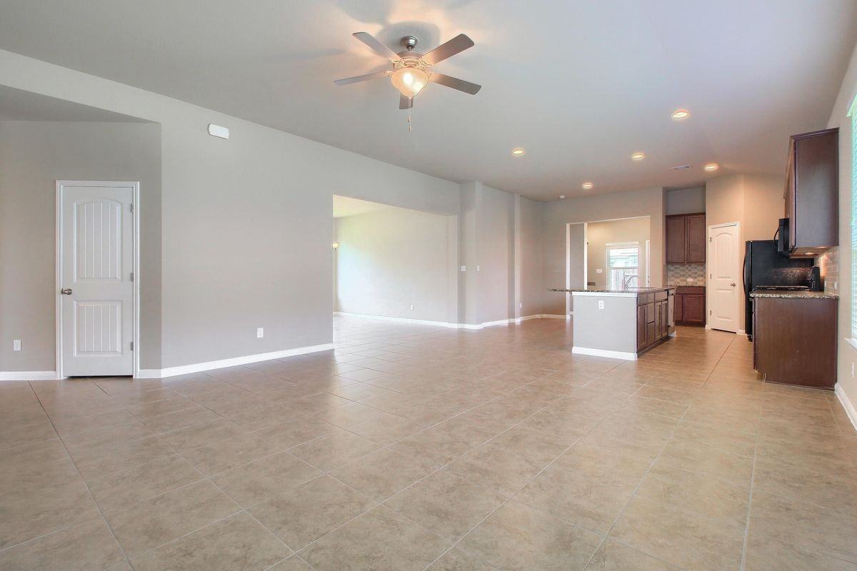8120 Rosano St - Photo 7 of 11