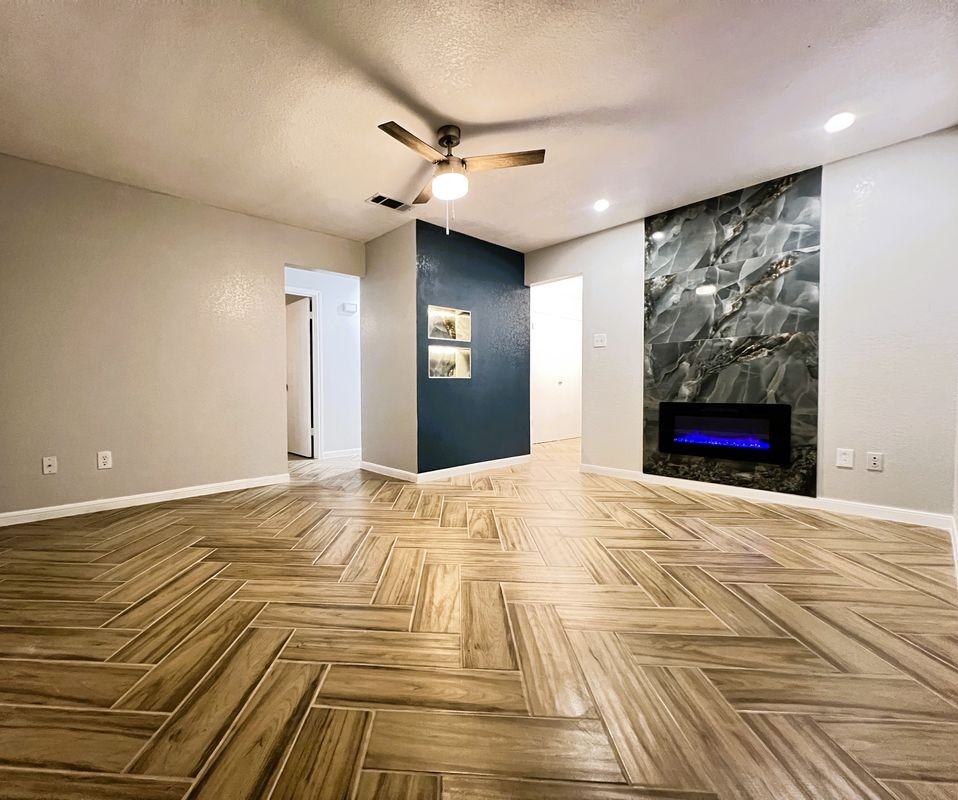 303 Erby Ave ##B - Photo 2 of 16