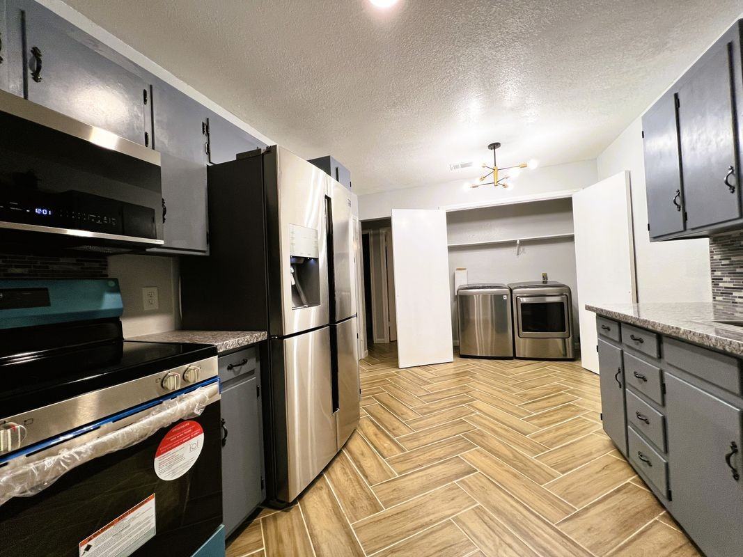 303 Erby Ave ##B - Photo 5 of 16