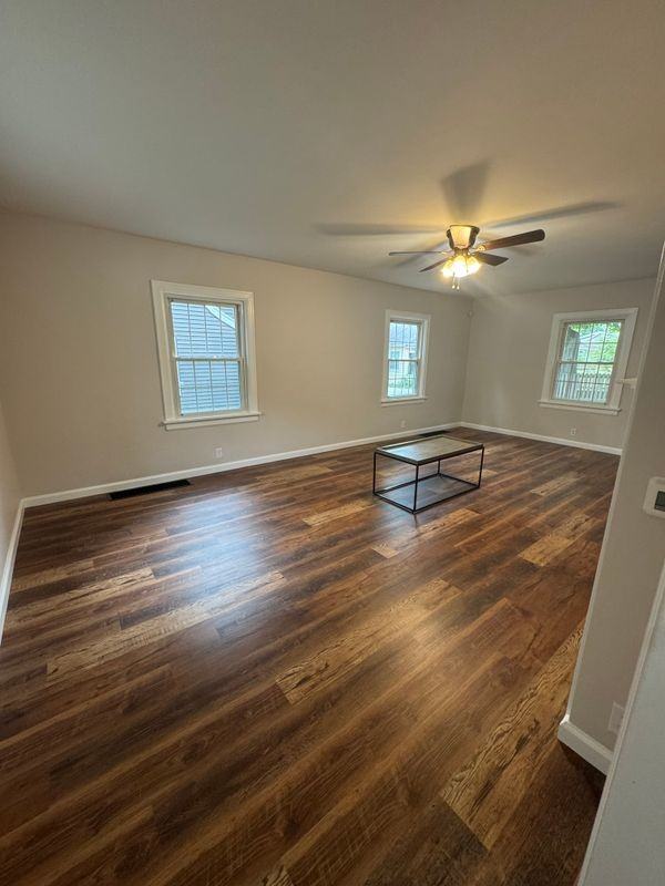 809 Vine St - Photo 2 of 15