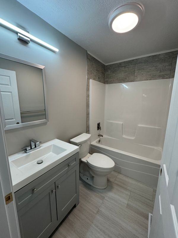 310 W 5th St - Photo 7 of 7