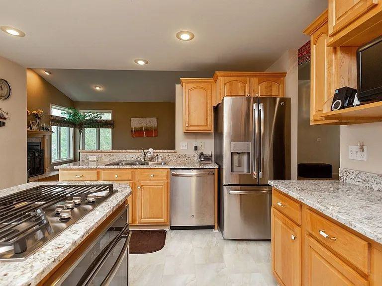 135 Pine Crest Dr - Photo 3 of 16