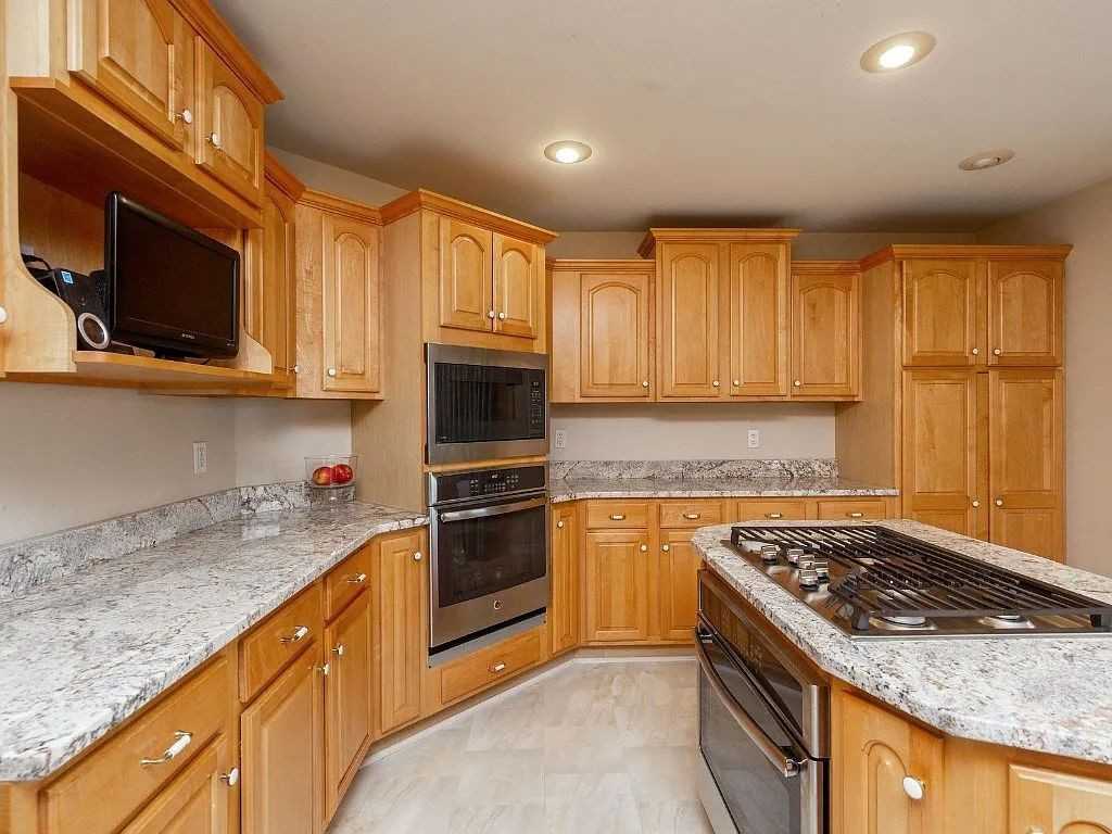 135 Pine Crest Dr - Photo 4 of 16