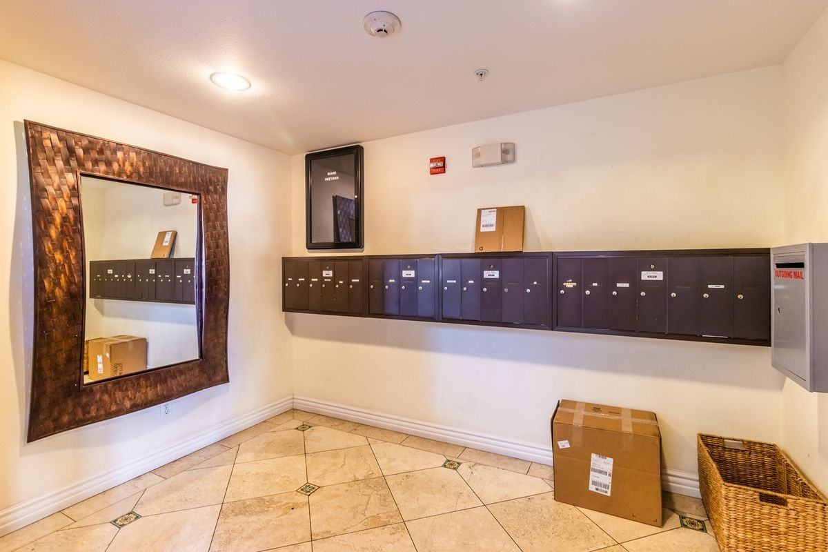 10862 Bloomfield St ##203 - Photo 5 of 26