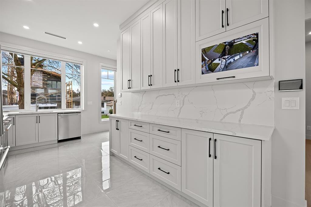 3015 East 19th Avenue - Photo 5 of 12