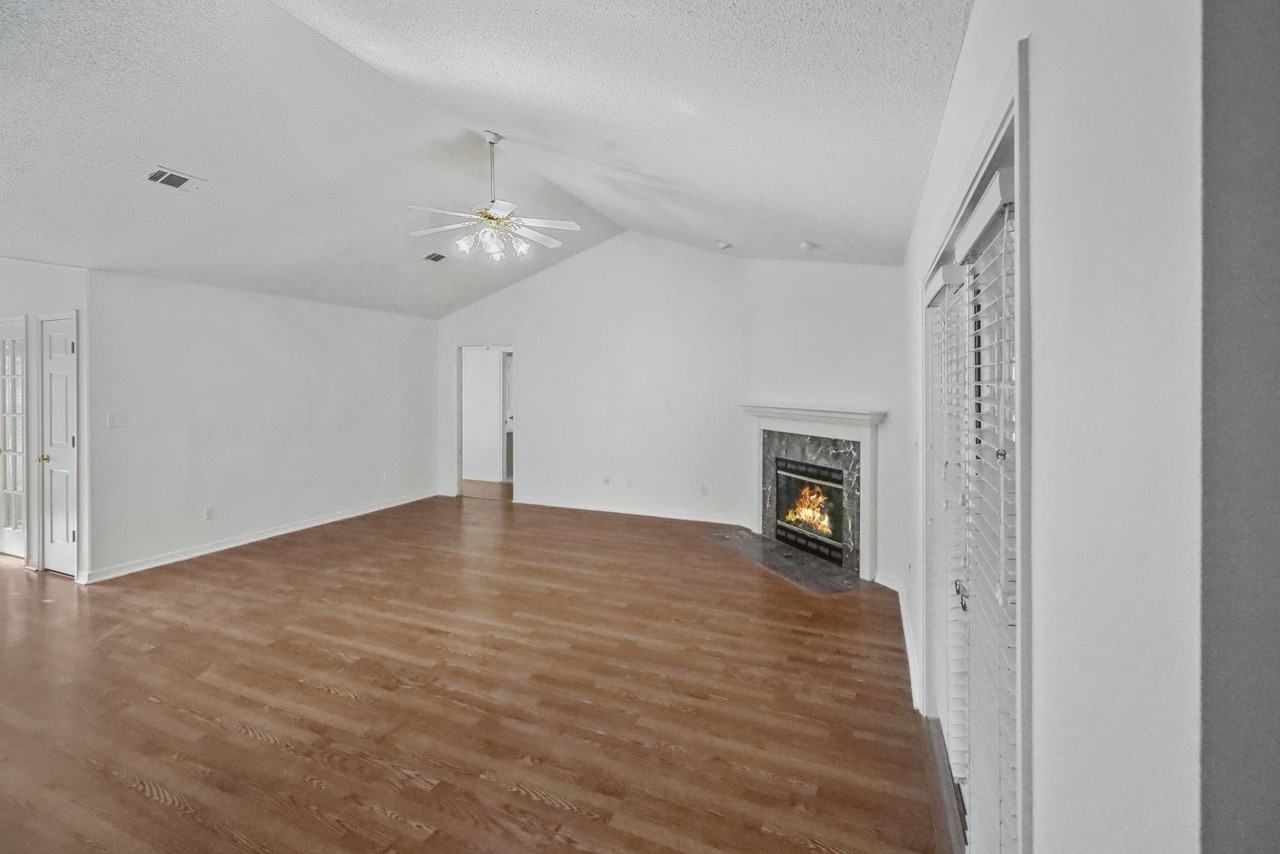 1297 Calcutta Dr #NA - Photo 6 of 18