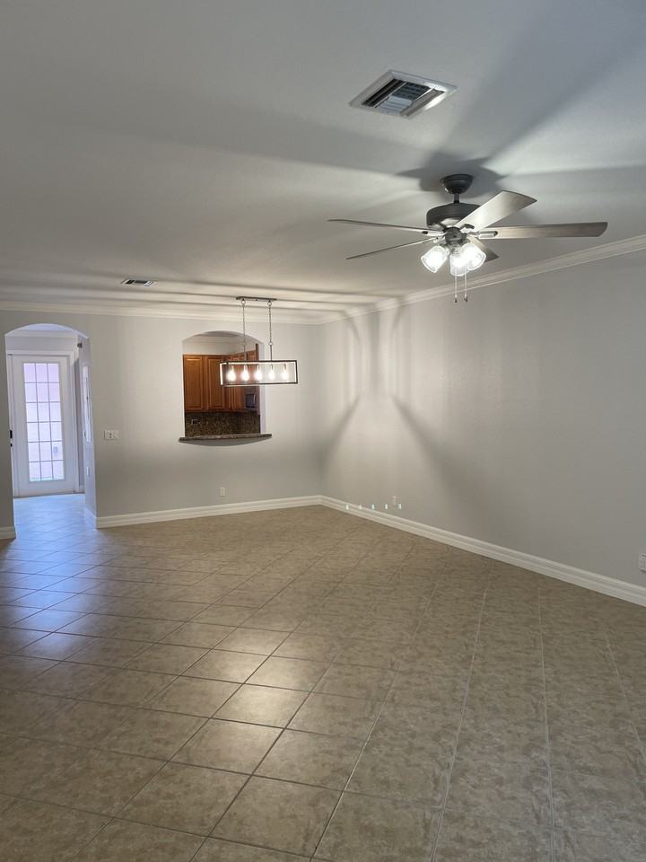 149 Glencullen Cir - Photo 4 of 13