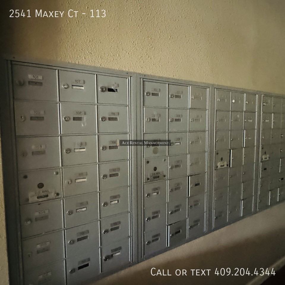 Pine Shadows Duplex Apartments - Photo 4 of 44