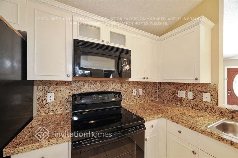 818 Cape Cod Cir - Photo 7 of 20