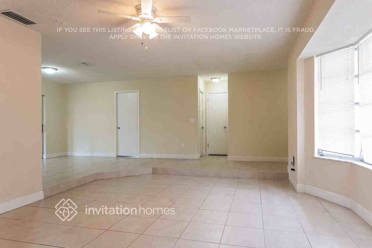 859 Camellia Dr - Photo 3 of 18