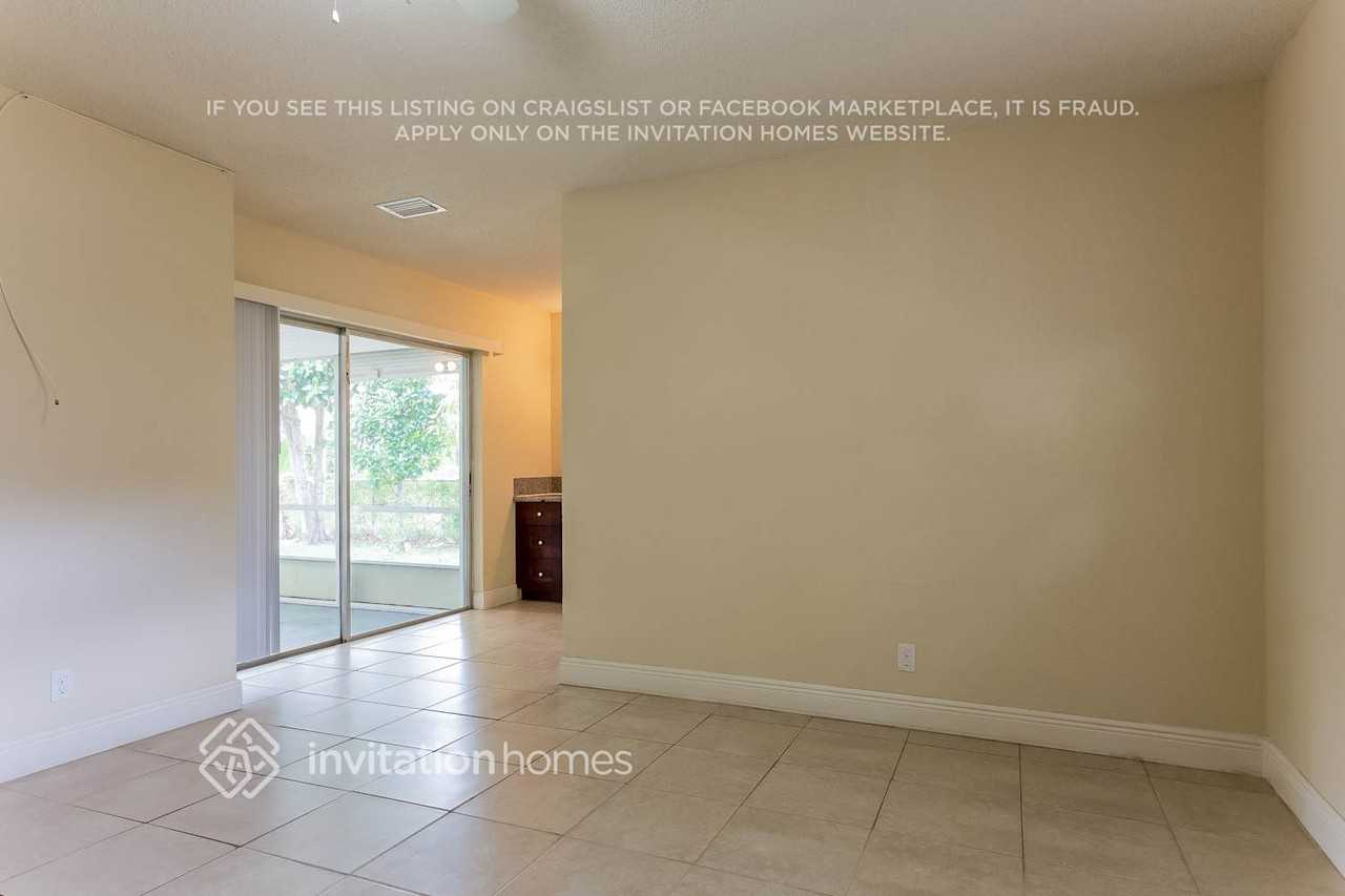 859 Camellia Dr - Photo 5 of 18