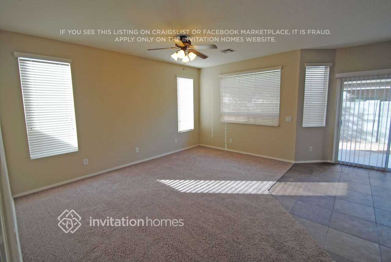 9022 W Toronto Way - Photo 2 of 9