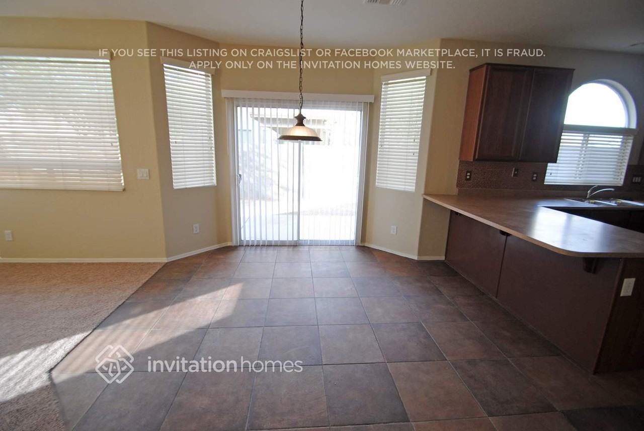 9022 W Toronto Way - Photo 3 of 9