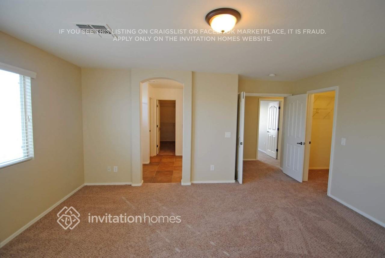 9022 W Toronto Way - Photo 4 of 9