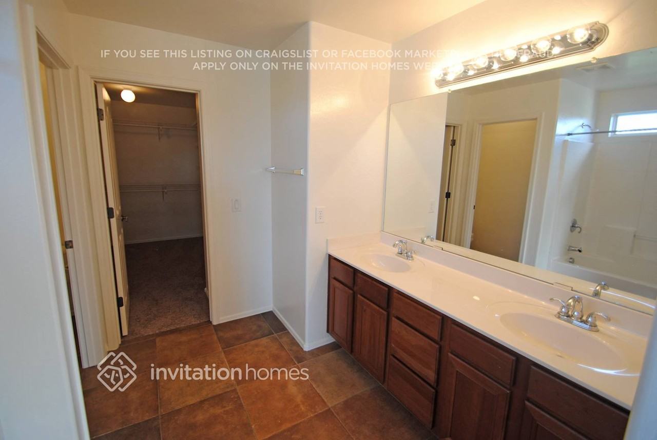 9022 W Toronto Way - Photo 7 of 9