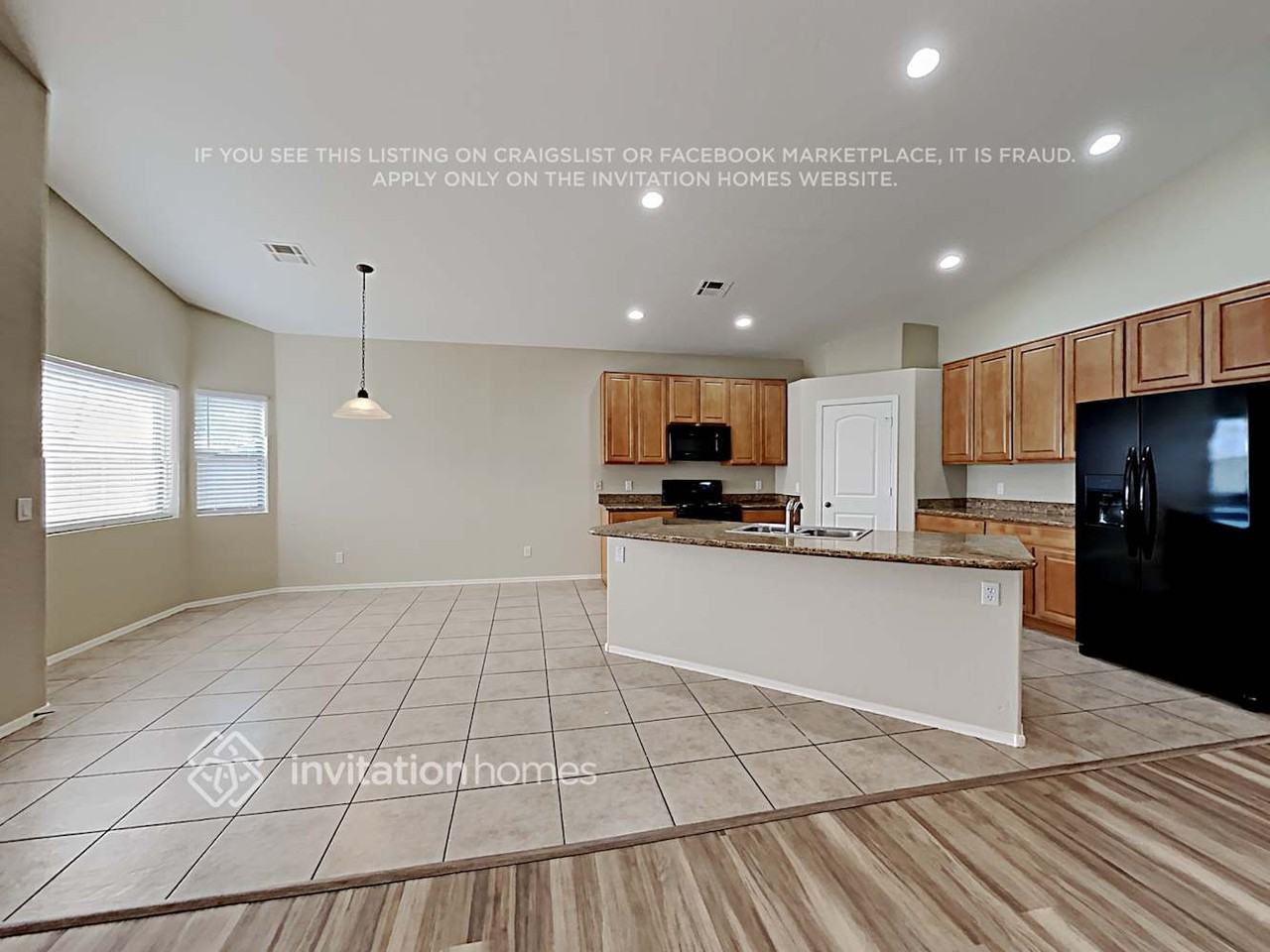 11507 E Ellis St - Photo 5 of 17