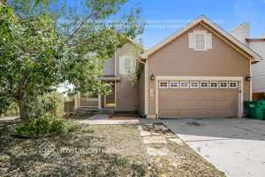 featured image of 779 Ridgebury Pl