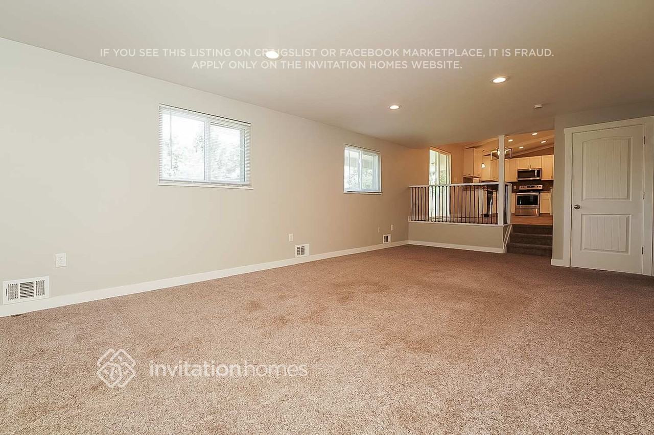 856 S 9th Ave - Photo 3 of 13