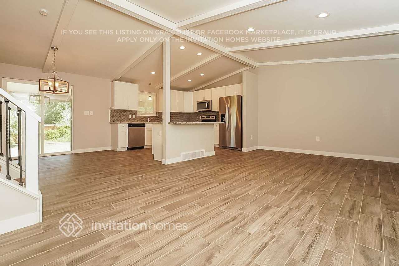 856 S 9th Ave - Photo 4 of 13