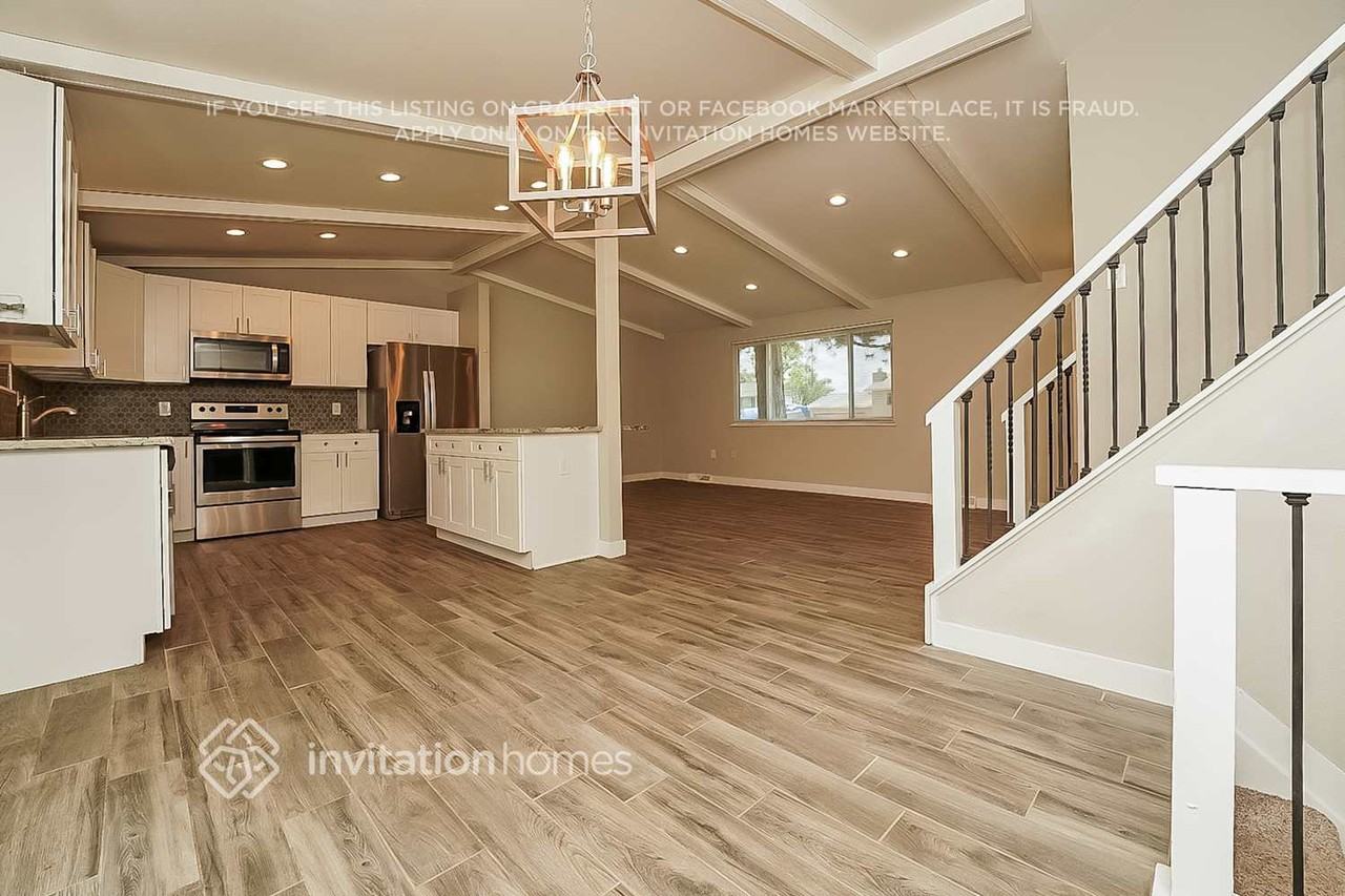 856 S 9th Ave - Photo 5 of 13