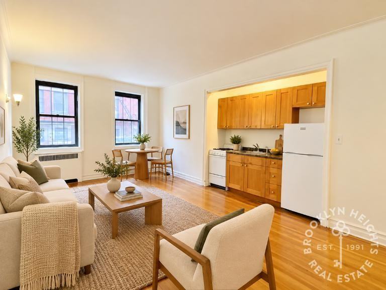 200 Clinton St #4D