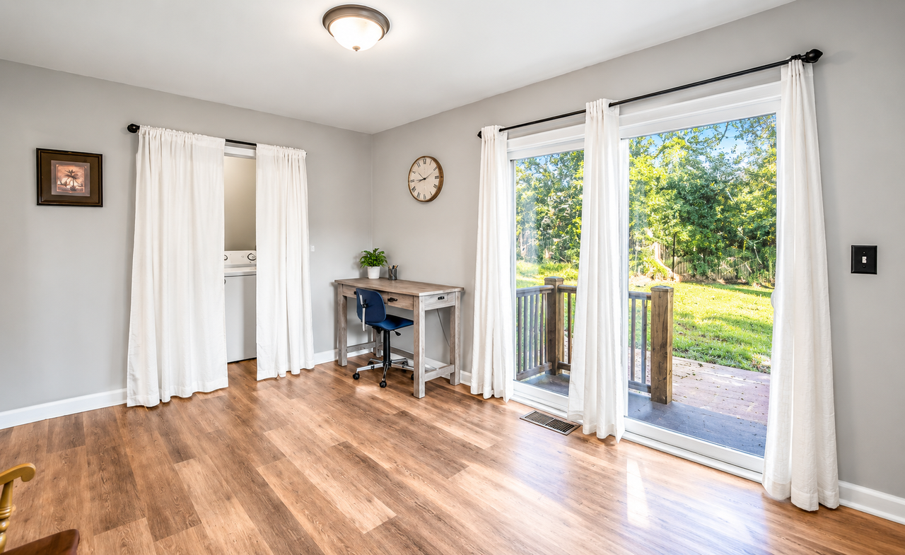 907 Belleview Cir W #1 - Photo 4 of 10