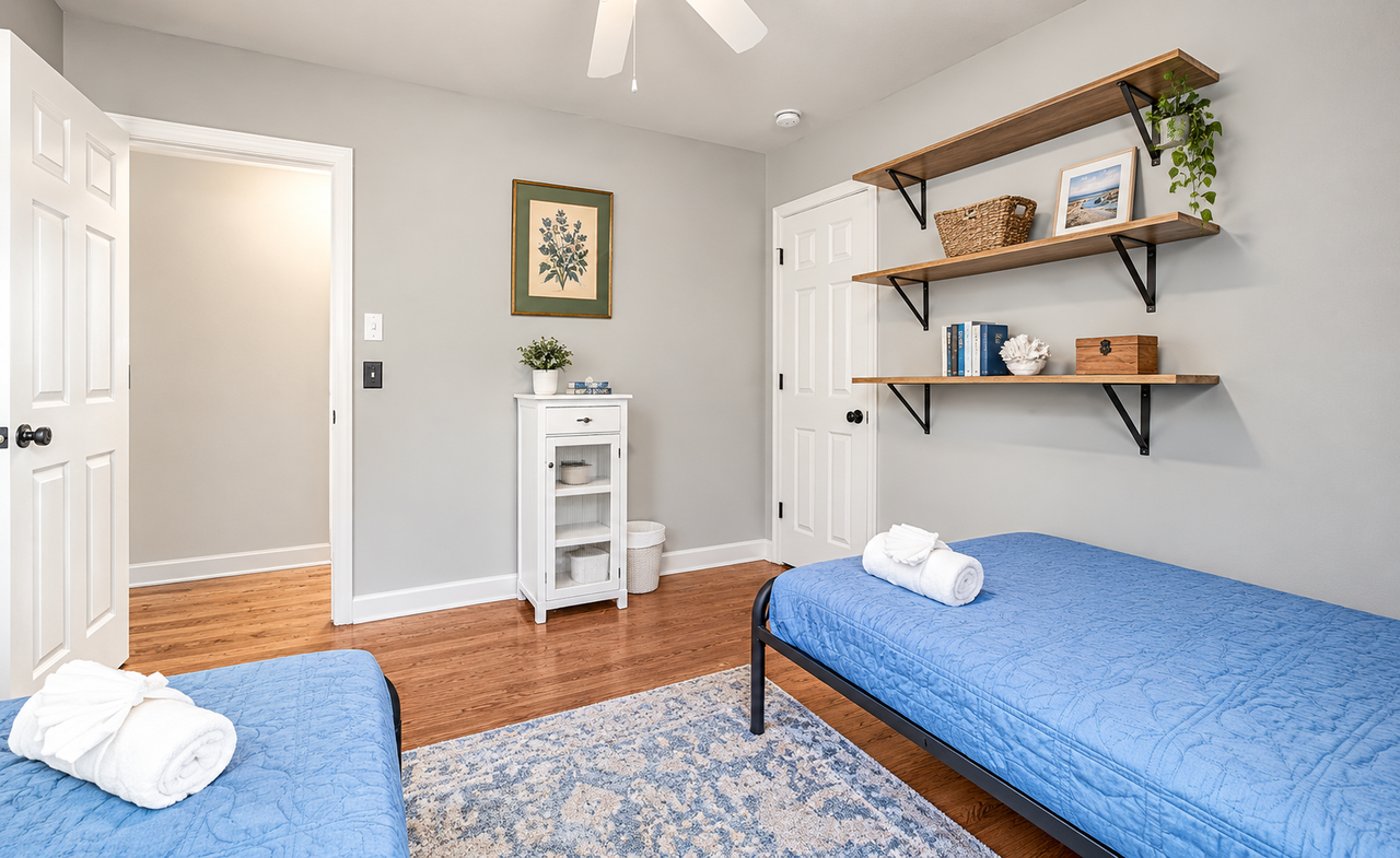 907 Belleview Cir W #1 - Photo 6 of 10