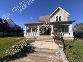 featured image of 419 E Washington St #1