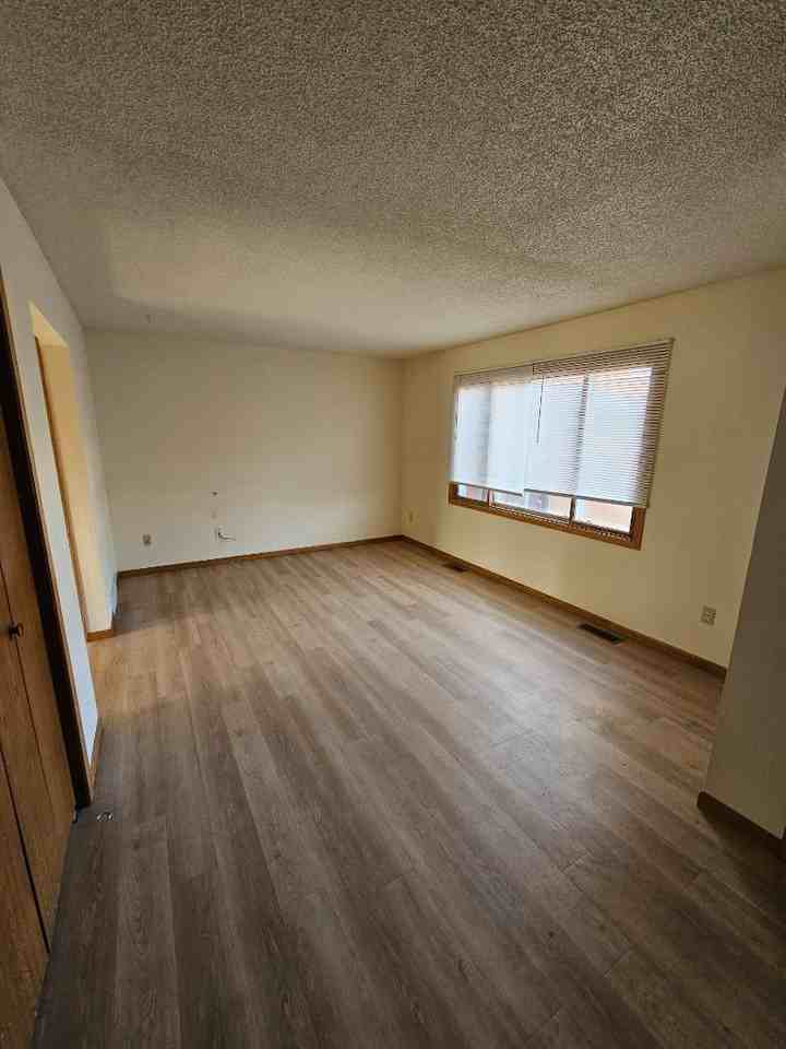 3740 Renee Dr - Photo 4 of 10