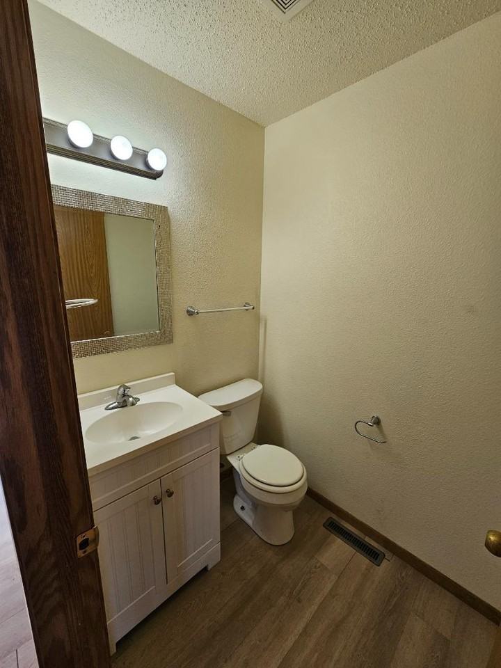 3740 Renee Dr - Photo 5 of 10