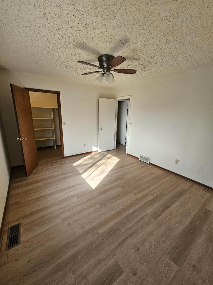 3740 Renee Dr - Photo 6 of 10