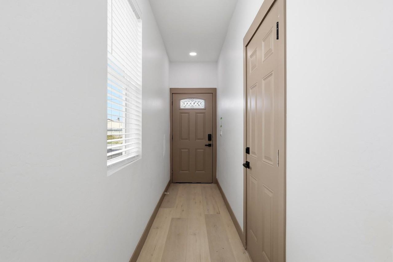 2805 E Trumbull - Photo 7 of 10