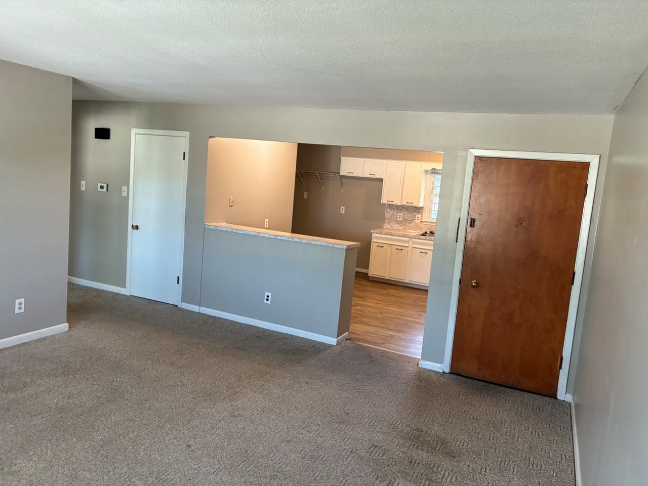 106 E Library St - Photo 2 of 20