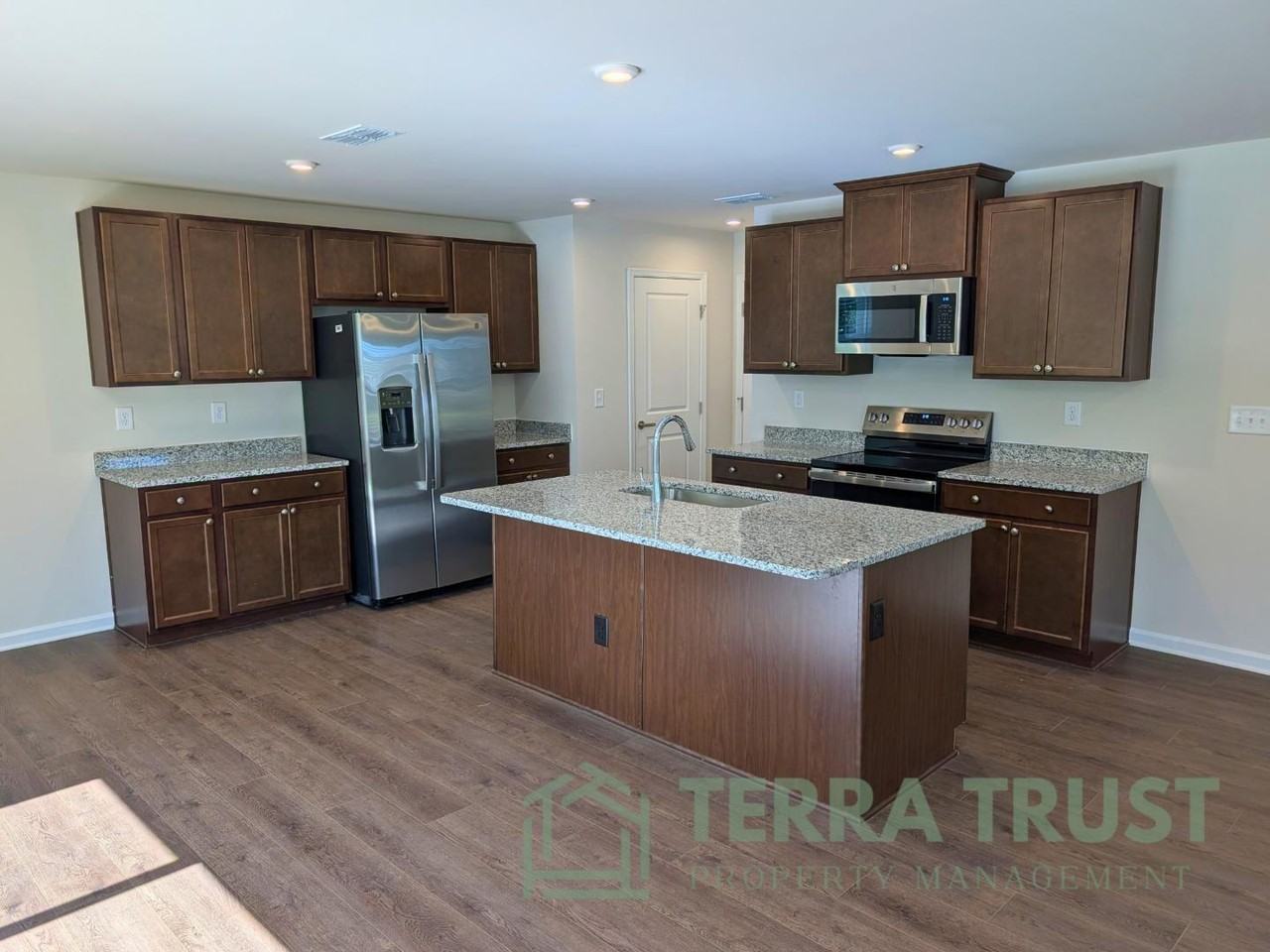 1220 Elm Forest Ln - Photo 4 of 20