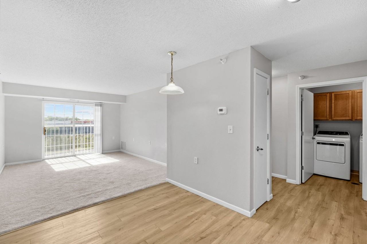 Sibley Cove Apartments - Photo 5 of 23