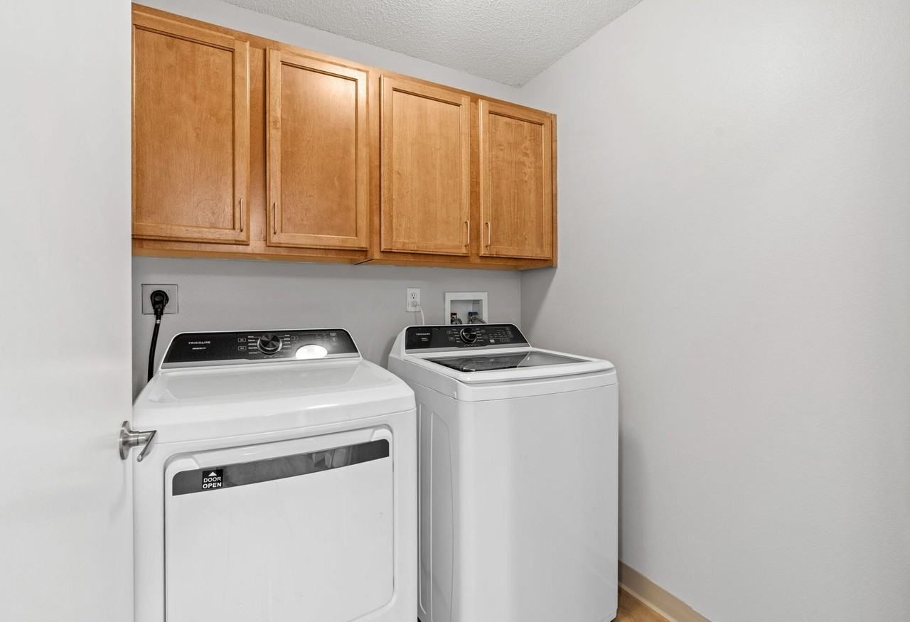 Sibley Cove Apartments - Photo 7 of 23