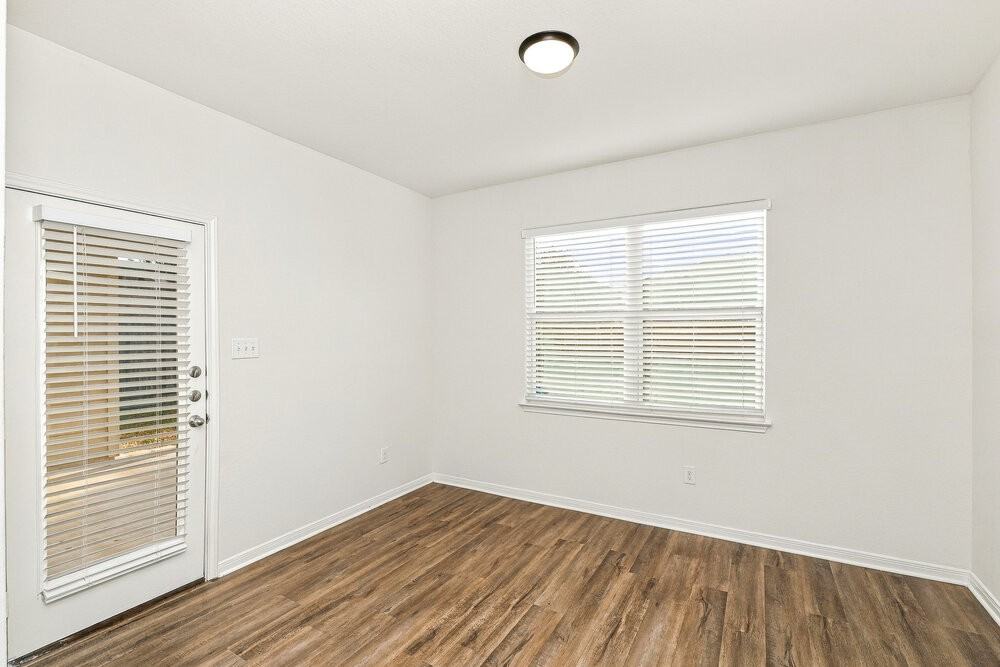 7928 Bluewater Cv - Photo 6 of 16