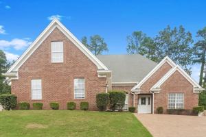 featured image of 176 Pebble Creek Cv E