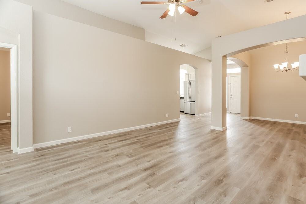 2109 Cardigan Ave - Photo 4 of 16