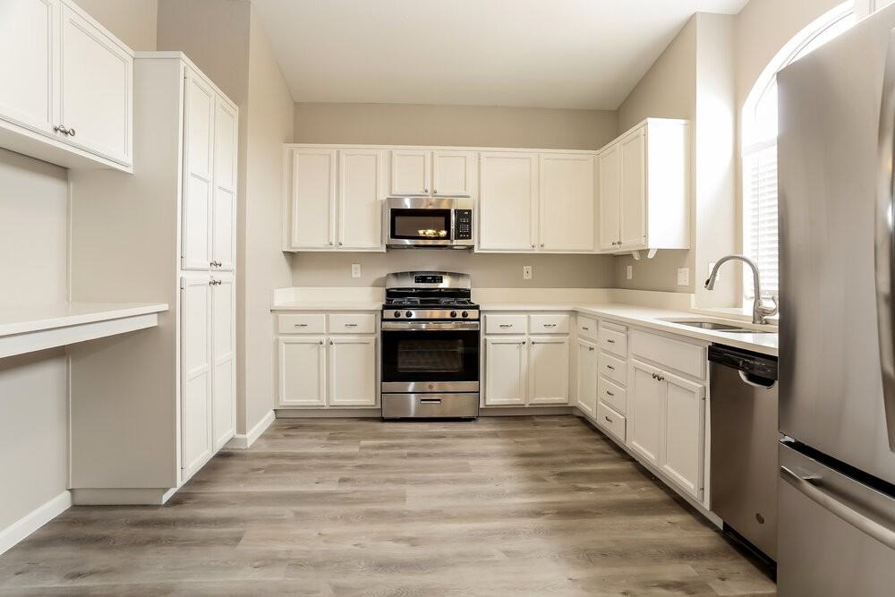 2109 Cardigan Ave - Photo 6 of 16