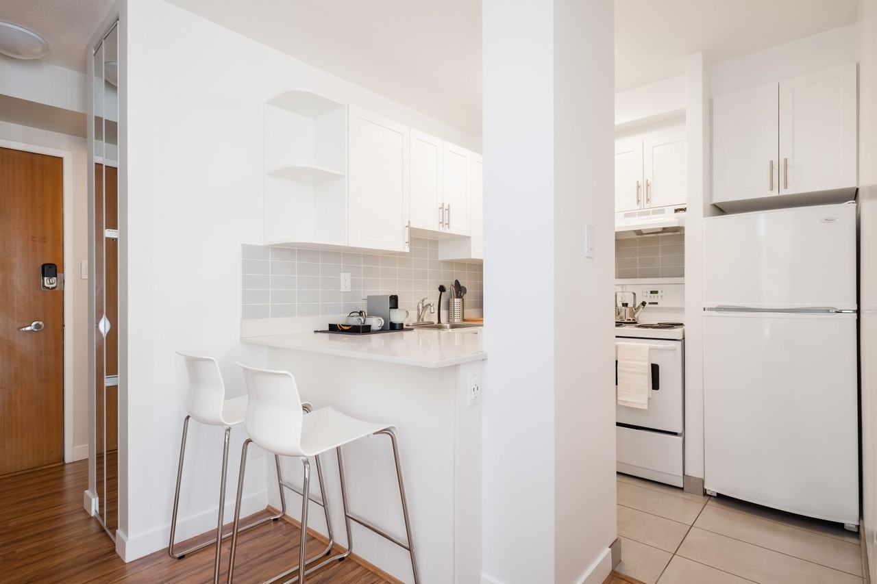 1033 Haro St - Photo 3 of 7