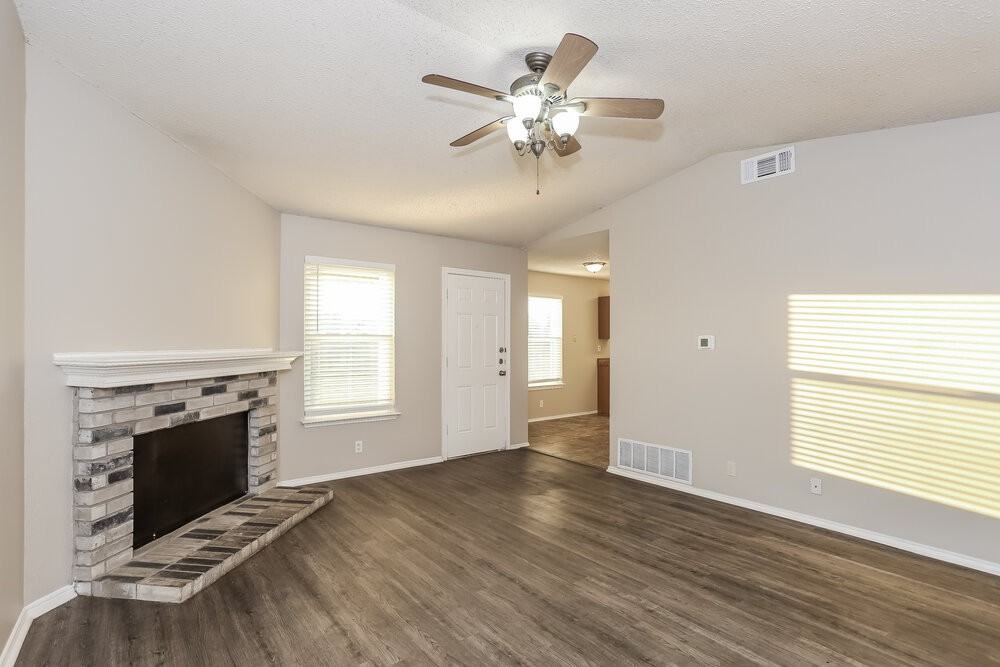 6404 Liberty Trl - Photo 5 of 16