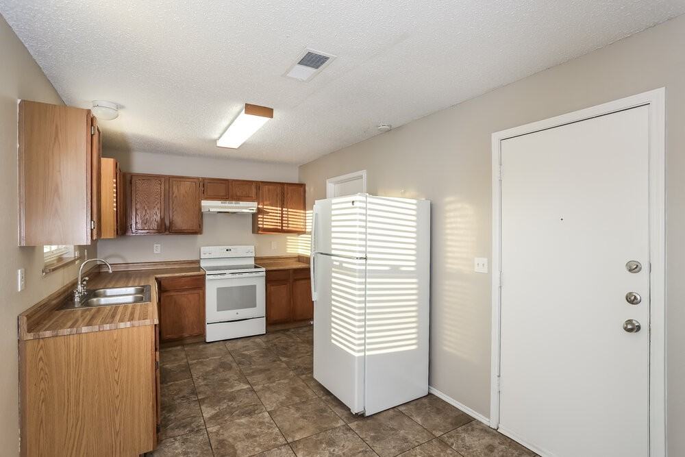 6404 Liberty Trl - Photo 7 of 16