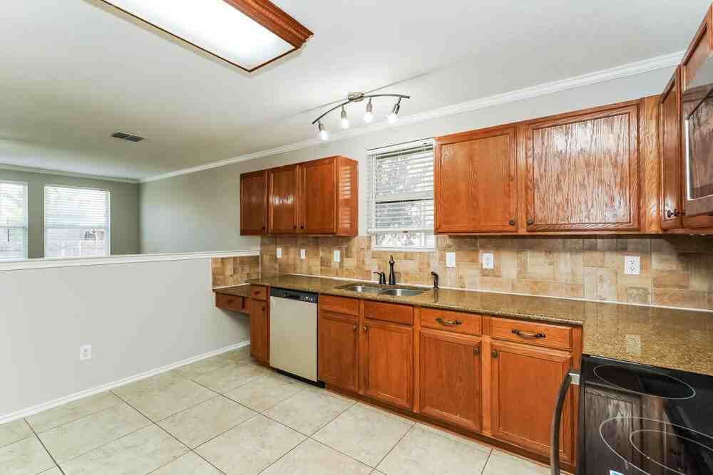 1720 Rialto Way - Photo 7 of 16