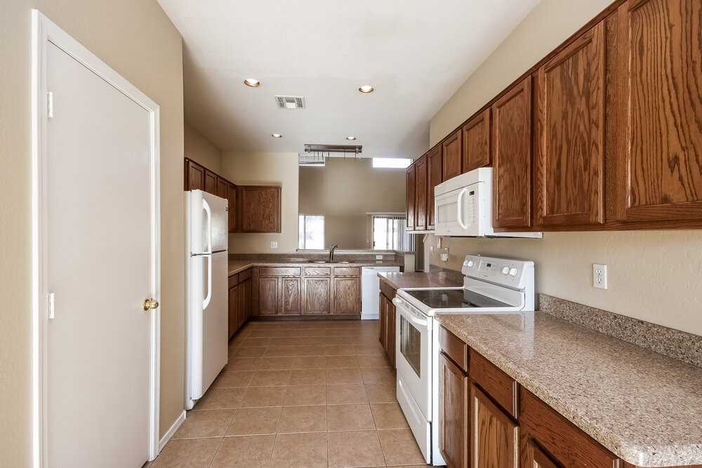 2422 N 92nd Ln - Photo 5 of 16