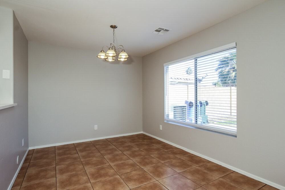 4419 N 112th Ave - Photo 6 of 17
